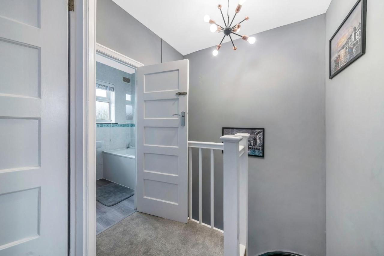 Stunning 3Br House W Garden & Parking In Richmond Villa Kew Bagian luar foto